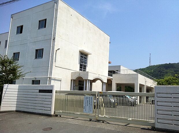 静岡市立東中学校（約2,700m）