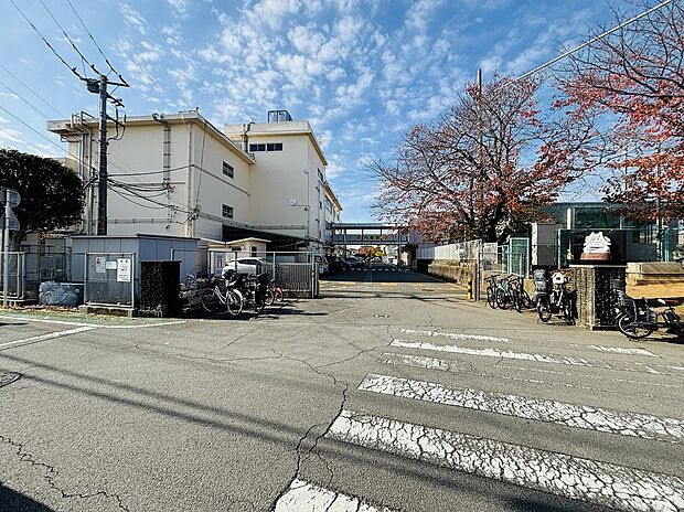 長泉町立南小学校(約1,050m)