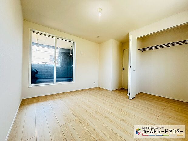 【☆BedRoom☆】～２階洋室～
全居室に収納を完備しておりますので、居室の全空間を有効活用出来ます。自分好みのお部屋で、ゆったりお寛ぎ頂けます。