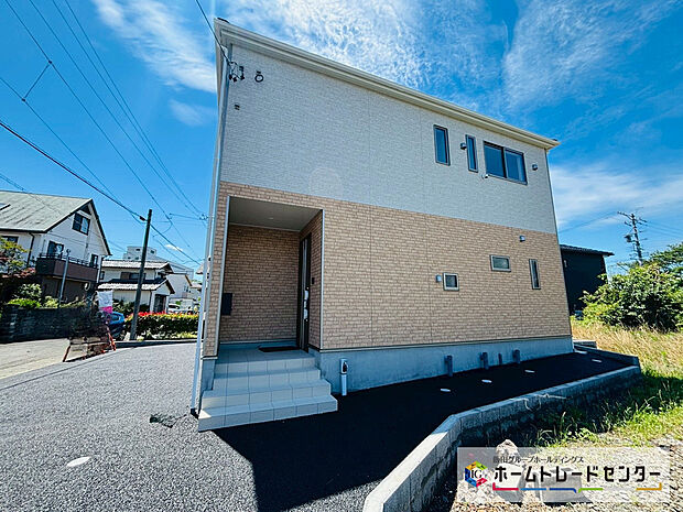 【前道路を含む現地外観写真】６帖洋風和室を含む４LDKの間取りは、全居室に収納を完備しております
室内はスッキリと保てます