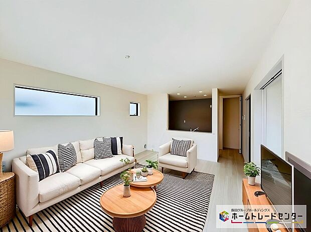 【☆Living☆(2号棟)】~LDK~
快適性とゆとりをデザインしたリビングは家族団らんの時間も増えそうなくつろぎの空間を体感してみてはいかがでしょうか。※家具をCG合成しております。家具付き販売ではございません