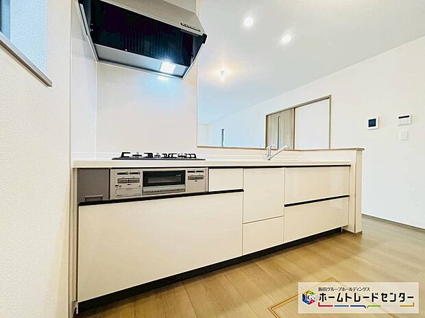 【☆kitchen☆】A号棟～キッチン～
システムキッチンは収納力と使い勝手を追求したスライド引き出しです。スムーズな開閉でストレスなくお料理を楽しめます♪
