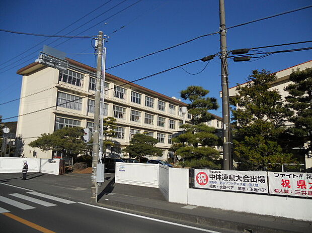 葉梨中学校（約2,500m）