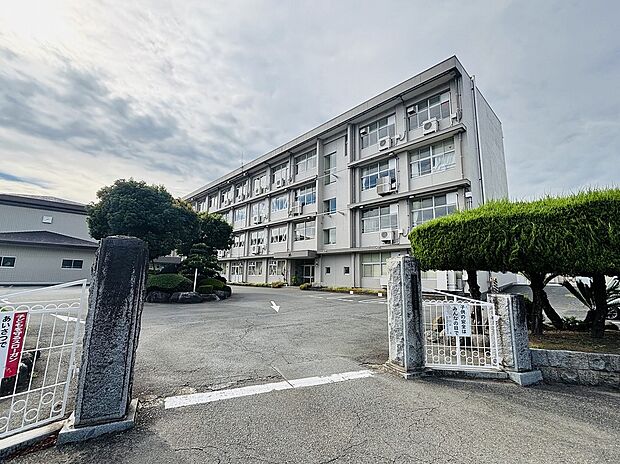 富士宮第四中学校(約1,069m)