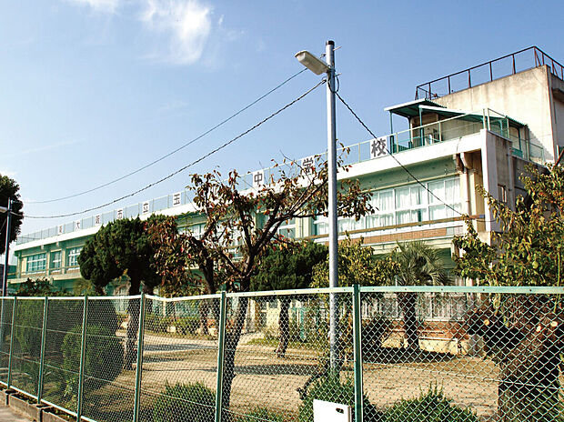 縄手中学校(約990m)