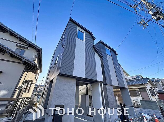 【~3階建て3LDK~】
18帖超えのLDK、豊富な収納、生活を彩る設備など、プラスワンのポイントが詰まった邸宅です♪♪