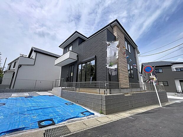 「～2階建て4LDK～」床暖房完備の22帖以上のLDK、豊富な収納、生活を彩る設備など、プラアスワンのポイントが詰まった邸宅です。
