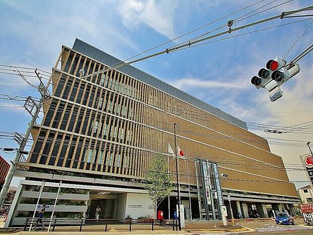 市川市役所仮本庁舎（約908m）