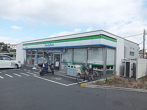 ファミリーマート 船橋駿河台店（約600m）