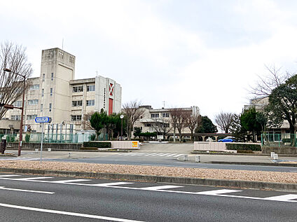 笠原中学校 約1500m(徒歩18分)