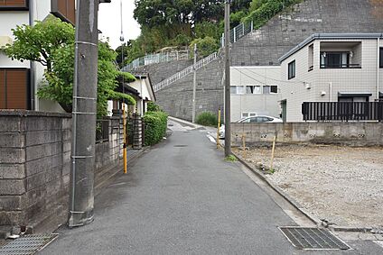 前面道路・西側
