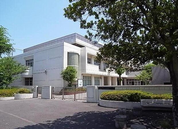 釜利谷中学校（約450m）