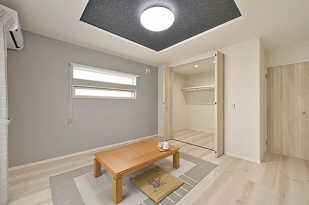 WIC付きで衣類もスッキリ。「自分時間」を大切にできる寝室です。