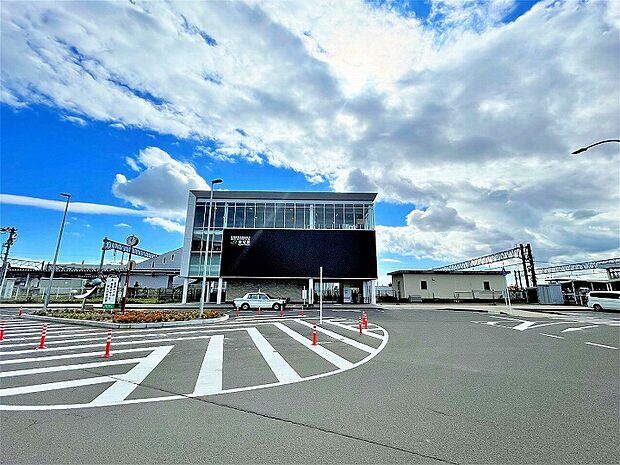 JR東北本線　「岩切駅」（約2,000m）