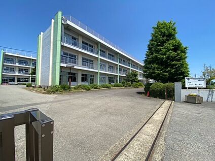 つくばみらい市立伊奈中学校 約3,600ｍ(徒歩約45分)