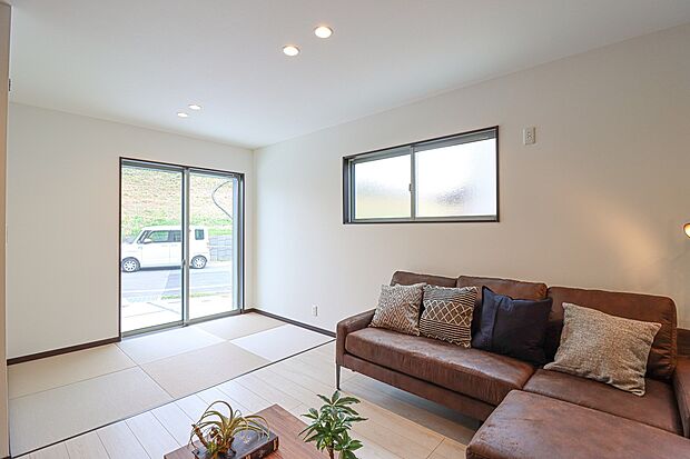 ■施工例:タタミコーナー
お子様の遊び場や家事の合間に一息つけるタタミコーナー付き!