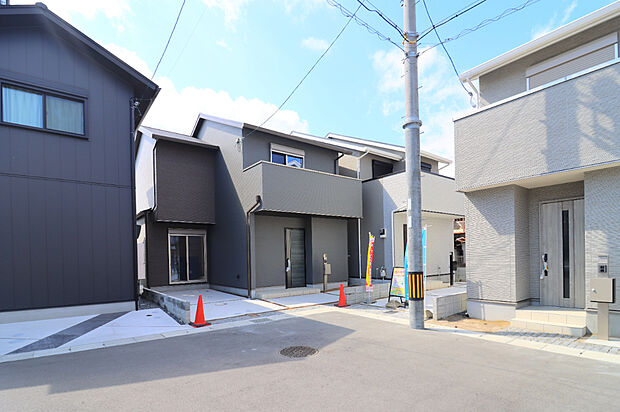 土地32坪&前道6m!南側空きの為、風通し・日当たり良好なお家です♪即ご入居・ご内覧可能!お気軽にお問い合わせください♪(写真撮影R7.3)