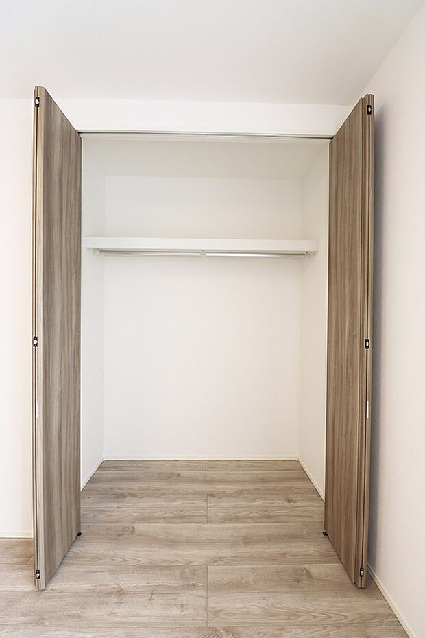 各居室にはクローゼット、LDK・廊下等の共有スペースに収納を取り付けた「使うところにしまえる」住みやすさにこだわった設計に♪