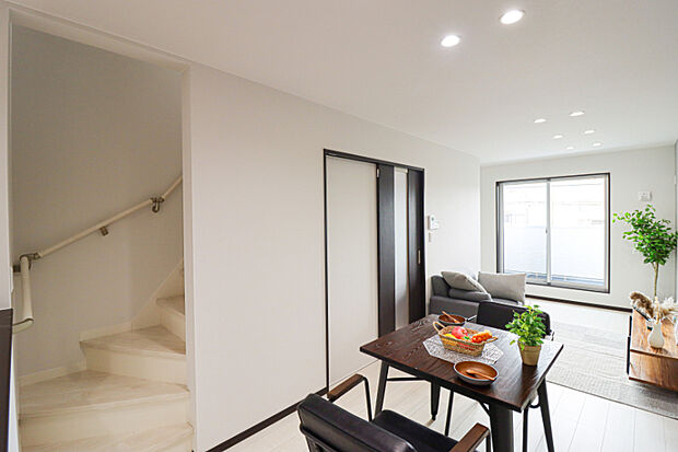 【【施工例:リビング】】【ドリームホームは地域をよく知る不動産会社です】不動産の仲介・売買・建売住宅はもちろん、リフォーム・注文住宅の建築も得意としています。アットホームなお店でリラックスしてお家を探すことができます♪