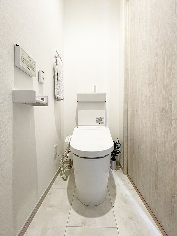 【【ドリームタウンシリーズ施工例:トイレ】】節水型でエコなトイレには、今では当たり前のウォシュレット付き。便座を温める機能もついていて、居心地良くてトイレから出られなくなるかも!