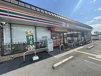 セブンイレブン京都久世店 約500ｍ
