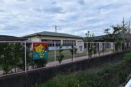 成安幼稚園 約268ｍ(徒歩4分)