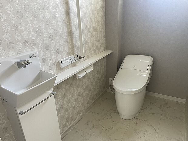 【1Fトイレ】専用の手洗い器が標準装備