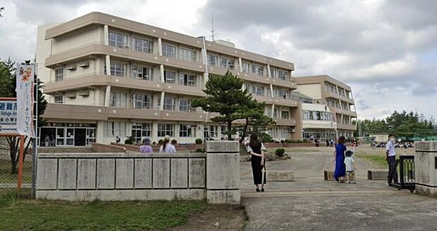 仙台市立八乙女小学校　約450m（約450m）