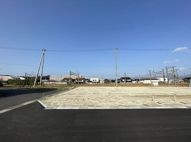 1-8号地
子育て世帯も安心の環境。小・中学校が近く、通学・通園も便利で、家族みんなが安心して暮らせる立地です。