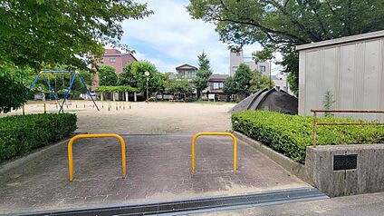 伝法東公園 約120m(徒歩2分)