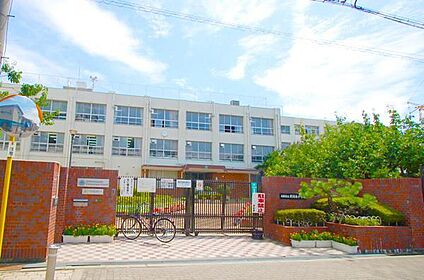 関目東小学校 約600m (徒歩8分)