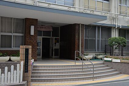 蒲生中学校 約450m(徒歩6分)