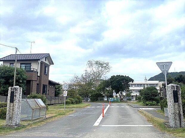 東条小学校(約1,120m)