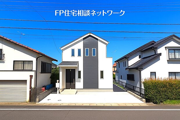 閑静な住宅地で子育て家族にピッタリ。毎日のお散歩も快適な緑に恵まれたエリアで、自然に包まれた穏やかな暮らしを実現するための、ゆとりある住環境が整っています。緑の潤いを感じながらホッと生活できそう。