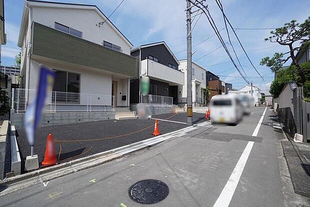 前面道路は南側約4.5mの公道に面しています。
JR「博多南駅」(自転車10分/2.5km圏)♪
お問い合わせお待ちしております^^