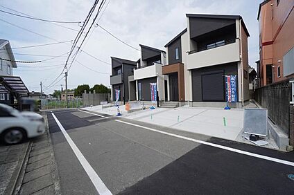 前面道路は西側：約4.9ｍ公道に面しています＾＾