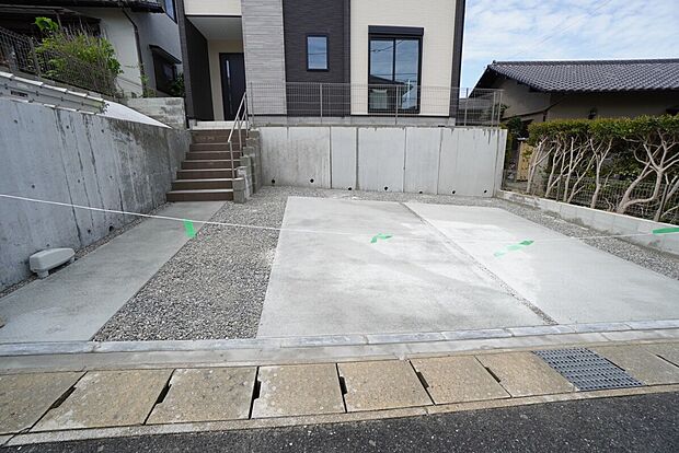 【駐車場】駐車スペースはゆとりある3台分を確保。マイカー用に、お客さま用に、余裕を持ってご利用いただけます＾＾
新生活におススメな物件をご紹介させていただきます＾＾是非お問合せ下さい＾＾