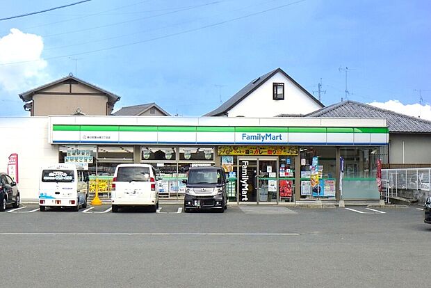 ファミリーマート春日若葉台東3丁目店(約731m)
