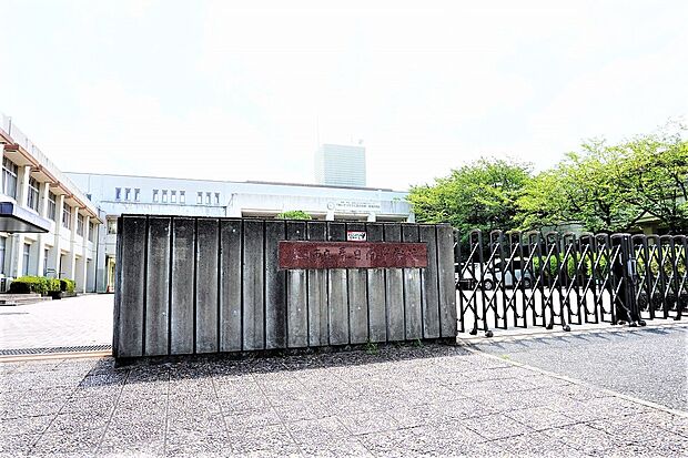春日市立春日南中学校(約700m)