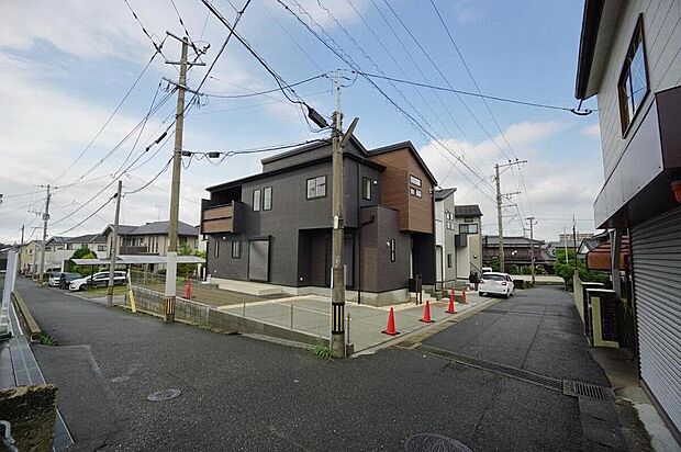 スーパー、コンビニ、ドラッグストアまで徒歩約9分圏内^^周辺環境充実しています^^新生活におススメな物件をご紹介させていただきます^^お問合わせお待ちしております^^