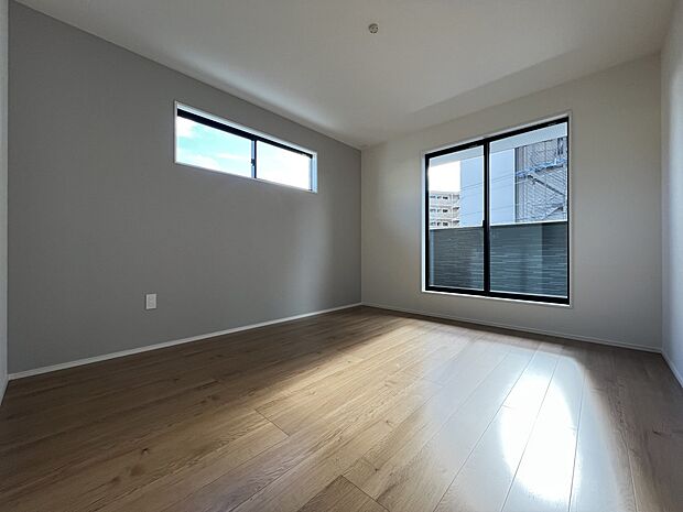 洋室7.7帖 バルコニー付きの広めのお部屋 ご夫婦の寝室にどうぞ!(1号棟)