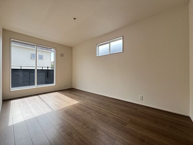 洋室7.5帖 WIC、バルコニー付きの広めのお部屋 ご夫婦の寝室にどうぞ(1号棟)