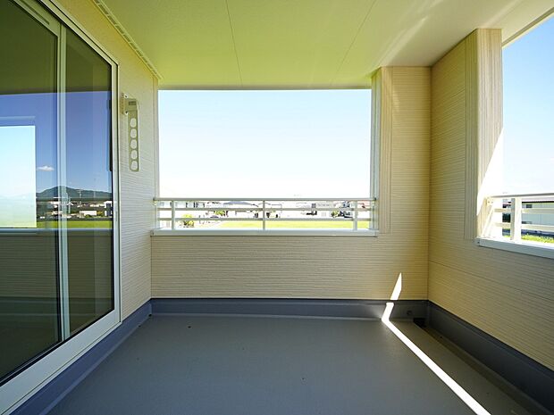 急な雨にも安心なインナーバルコニ(同仕様)