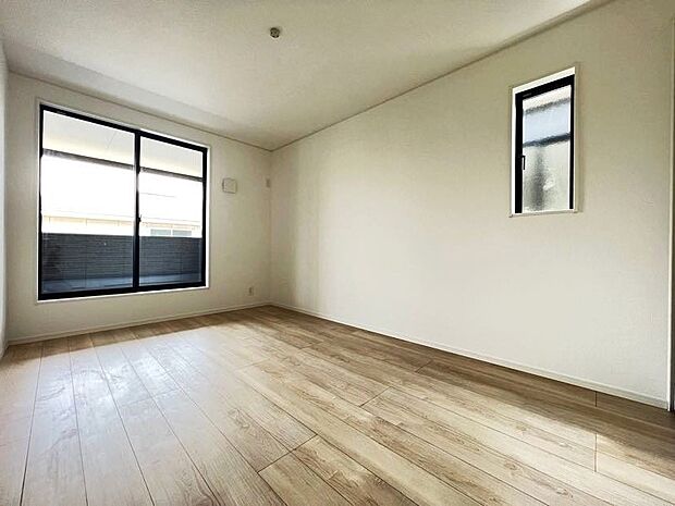 2階には洋室を4部屋ご用意いたします(同仕様)