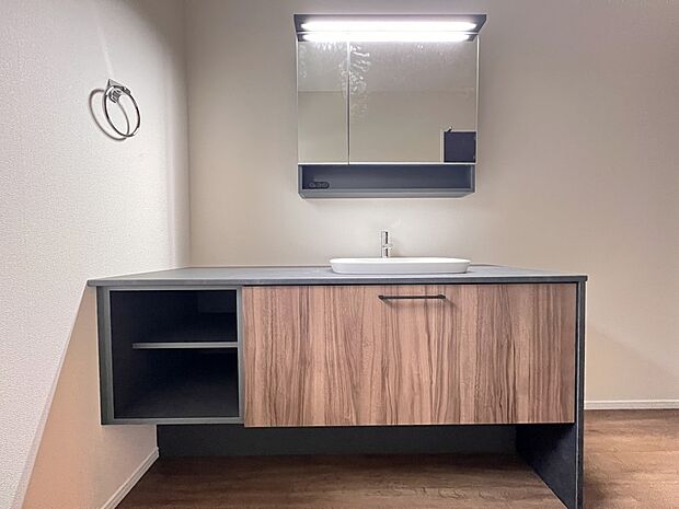 お洒落な洗面化粧台(2号棟同仕様)