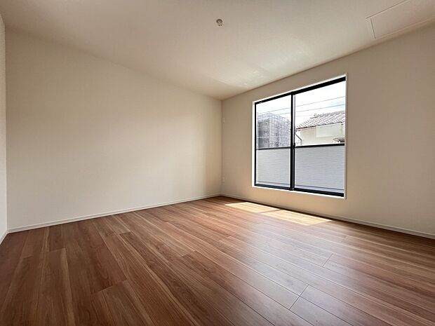 2階には洋室を4部屋ご用意いたします(同仕様)