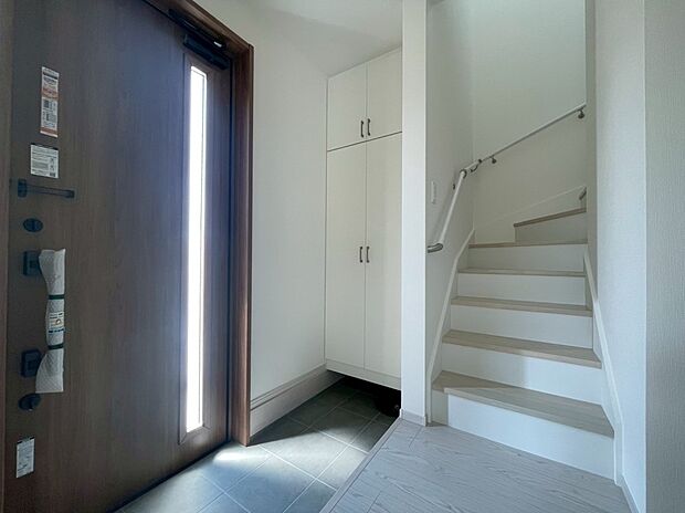 シューズボックス付の玄関スペース