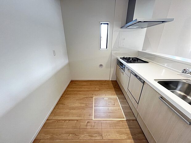 扱いやすいシステムキッチンで毎日のお料理もはかどります(1号棟同仕様)