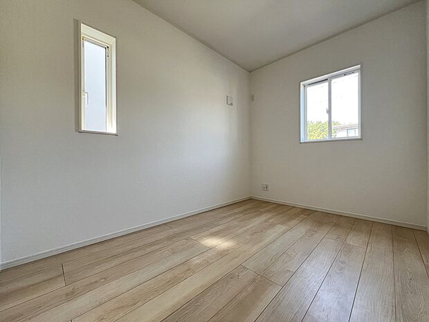 2階には洋室を3部屋ご用意いたします(1号棟同仕様)