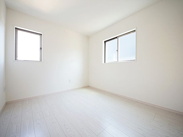 2階には洋室を4部屋ご用意いたします(同仕様)